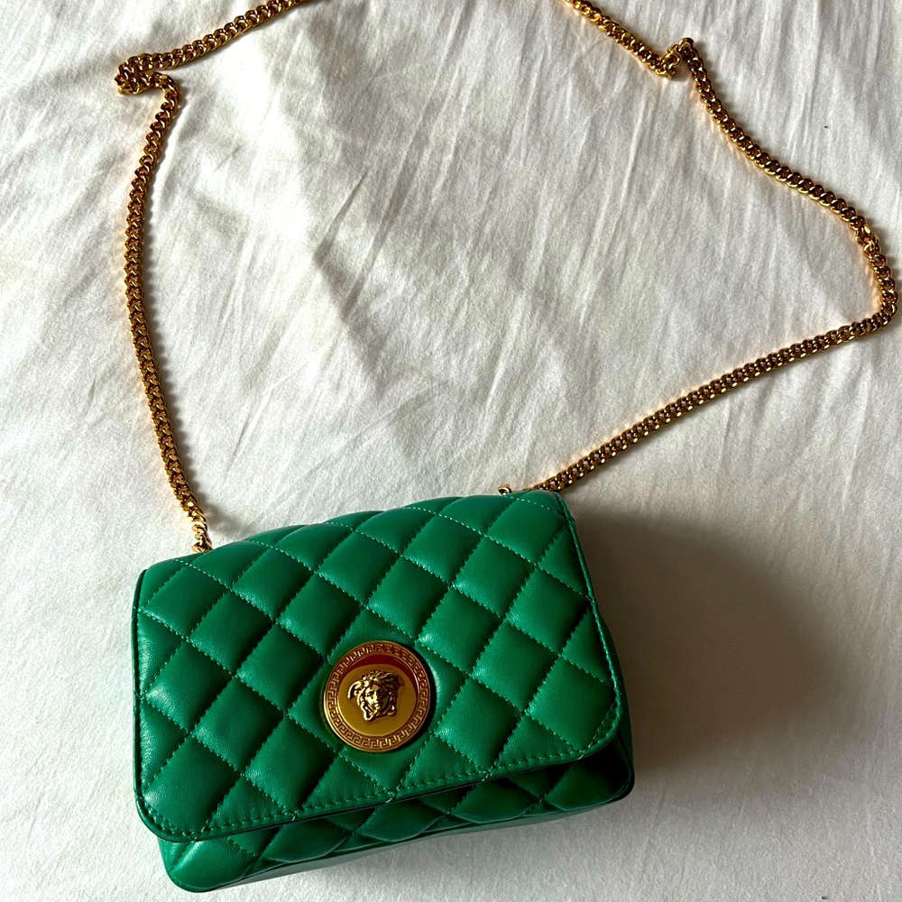 AUTHENTIC VERSACE MEDUSA GREEN CROSSBODY PURSE QUILTED LAMB LEATHER